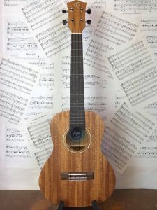 Flight Antonia TE Solid Mahogany Top Tenor Electro Acoustic Ukulele w/Gigbag
