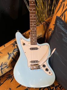 Fanner Jazzmistress Tenor Electric Ukulele w/Whammy Bar System - Sonic Blue