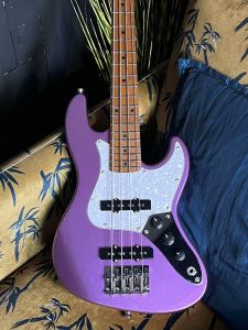 Body on Purple Limited Edition Flight Mini J Bass Ukulele