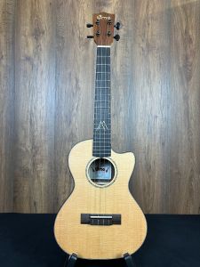 Uma UK-16ST Solid Spruce Top Tenor Ukulele w/Gigbag