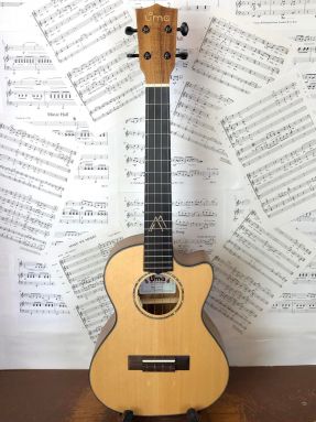 Uma UK-16ST-EQ tenor ukulele