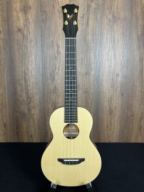 The Rebel Double Cheese Solid Spruce/Mahogany Tenor Ukulele Gloss with gigbag