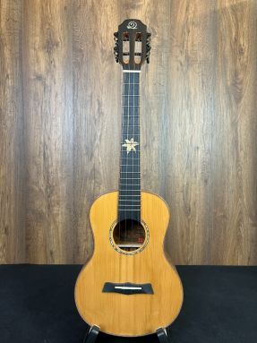 Snail BHC-6T Solid Cedar Top/Ebony Tenor Ukulele