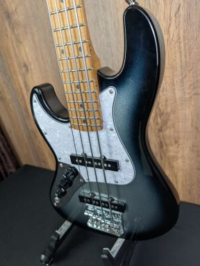 Preowned Flight Mini J Bass LH | 23'' Scale Length Electric Bass Ukulele Moonburst Finish w/Gigbag LEFT HANDED 