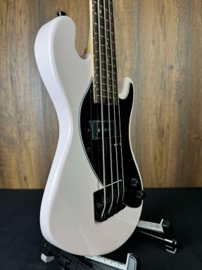 Body on Kala KA-SB-LP-FS Solid Body 4-String Fretted uBass