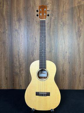 Uma UBU-20S Spruce Top Baritone Ukulele w/Gigbag