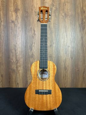 Uma UK-20SC Solid Mahogany Concert Ukulele w/Gigbag