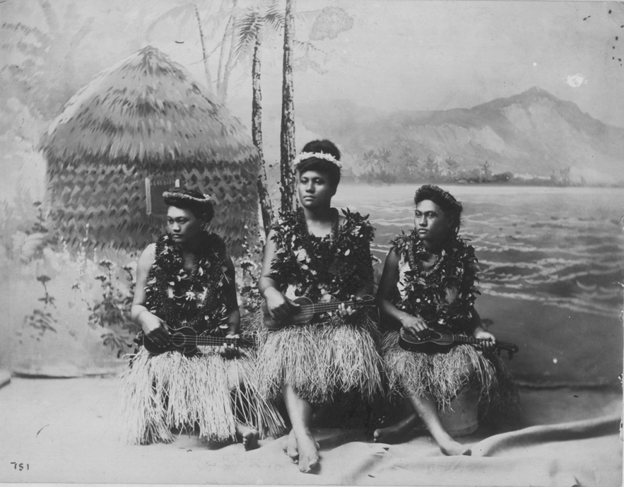 Hawaiian_Ukulele_Girls_during_Kalakaua's_reign_(PP-32-9a-032)